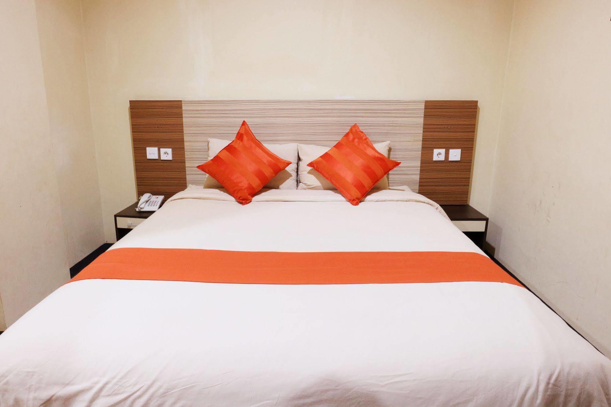 Agraha Andalas Hotel Makasar Zewnętrze zdjęcie