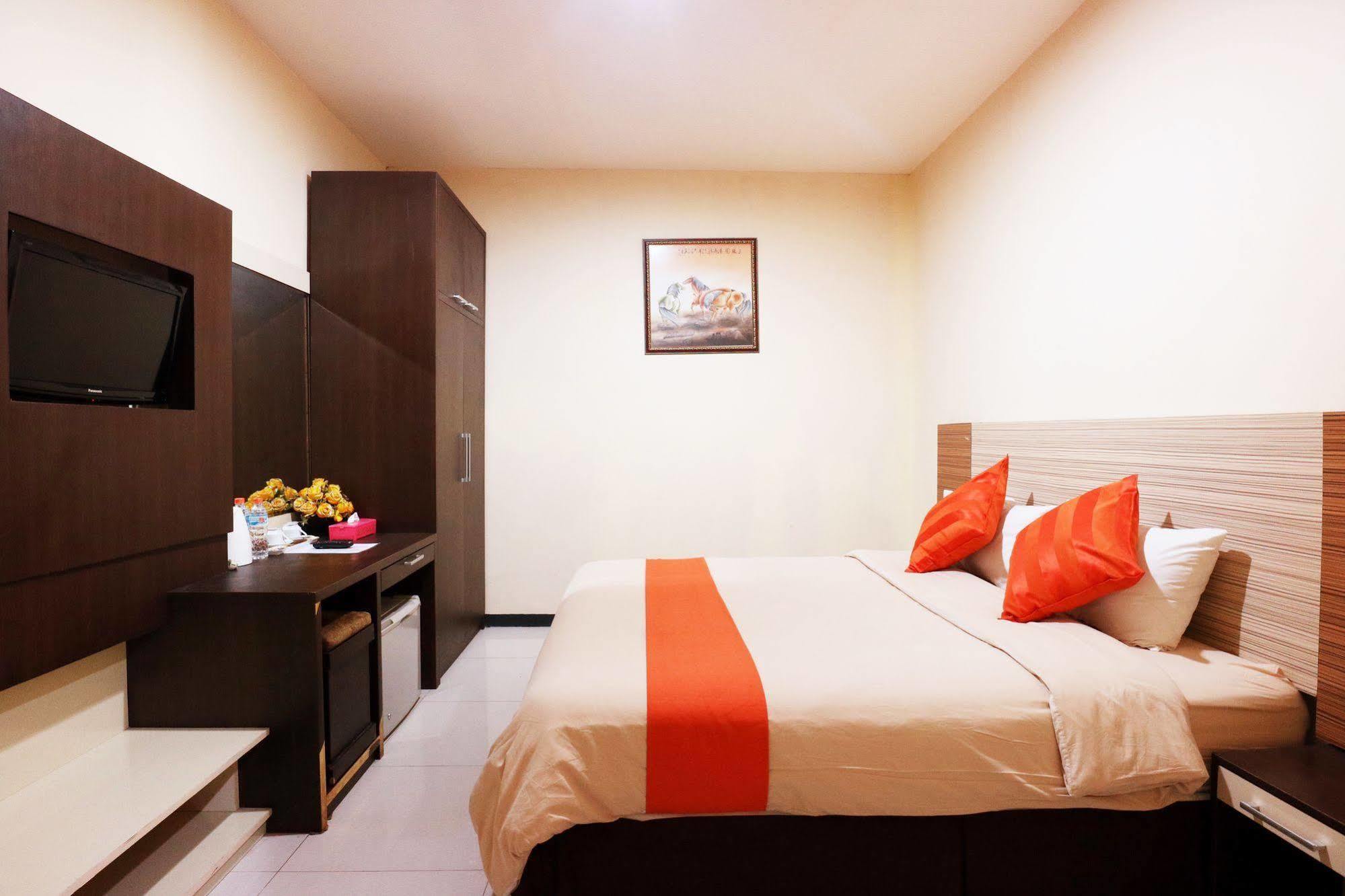 Agraha Andalas Hotel Makasar Zewnętrze zdjęcie