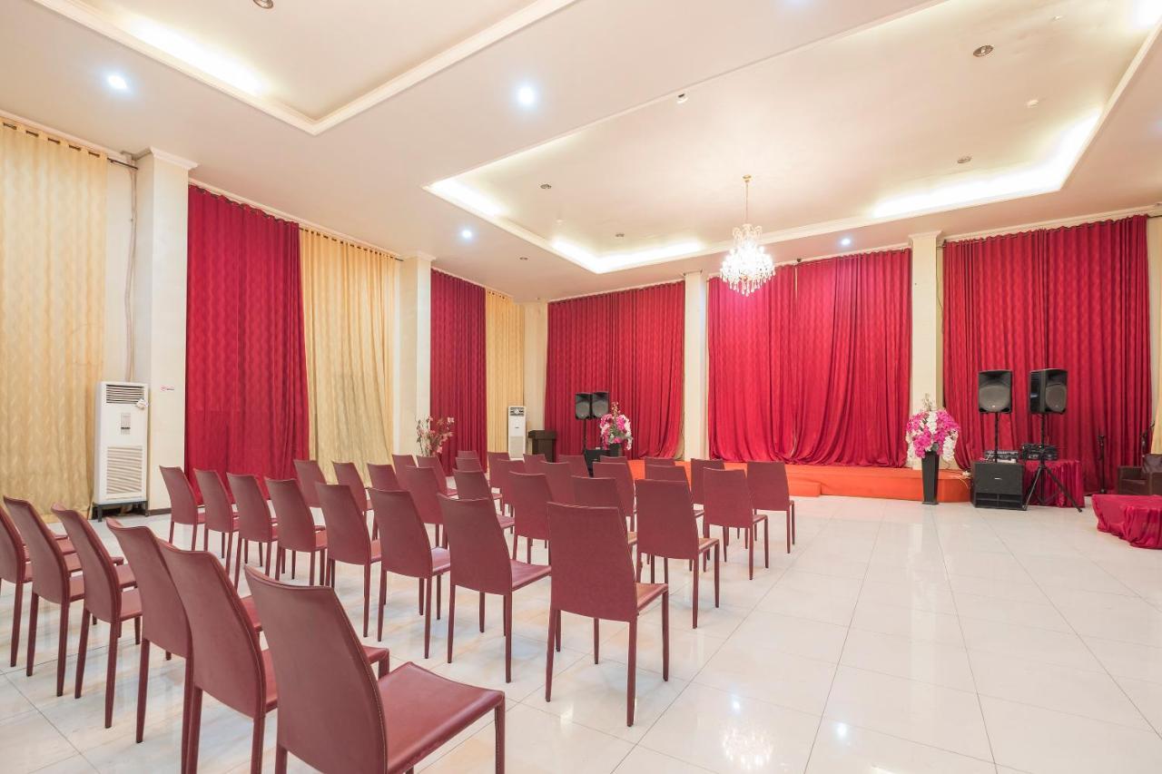 Agraha Andalas Hotel Makasar Zewnętrze zdjęcie