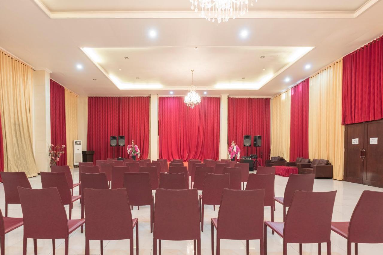 Agraha Andalas Hotel Makasar Zewnętrze zdjęcie